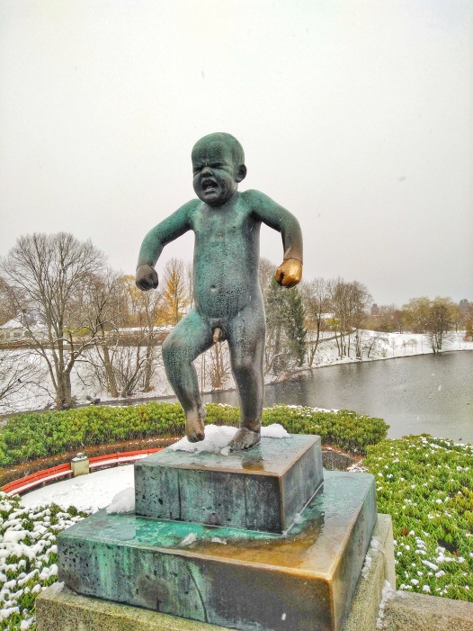 angry-baby-sculpture-oslo-norway