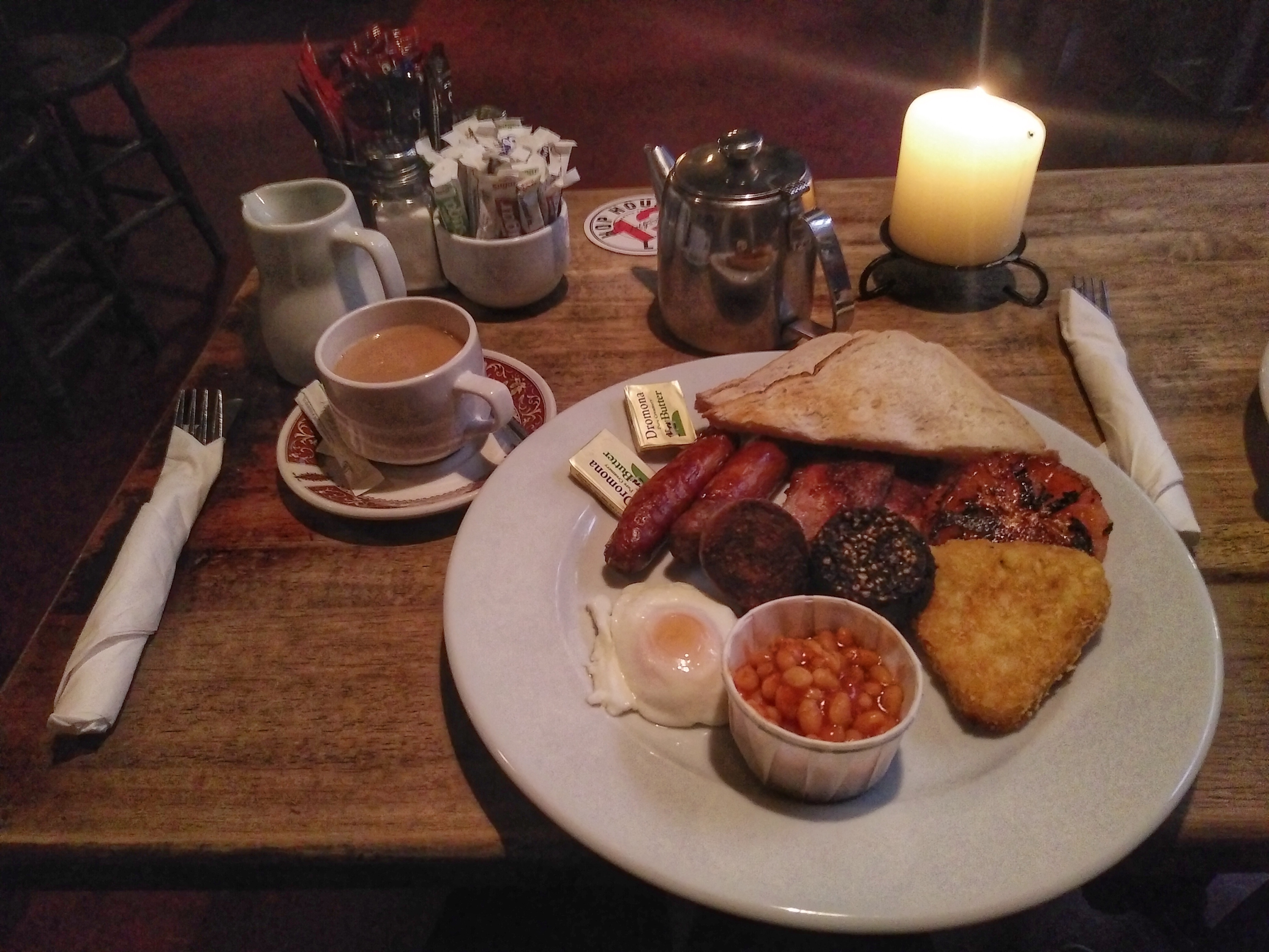 full-irish-breakfast-the-brazen-head-pub-dublin